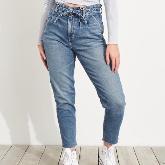 SOLD Hollister Ultra High-Waisted Mom Jeans - Picture 4 of 9